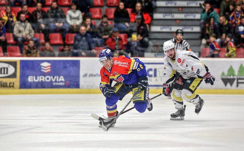 Motor porazil v pondělí na domácím ledě Kadaň 6:3.