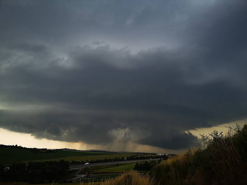 Ilustrační foto, extrémní bouřkové jevy jako supercela, tromba, self cloud a další.