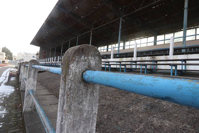 Příspěvek na novou tribunu slíbily budějovickému sportovišti město i kraj.