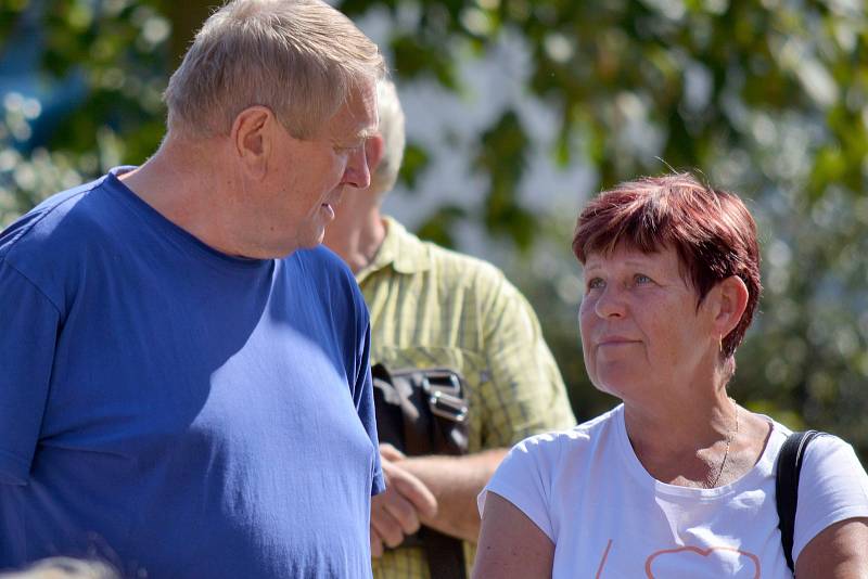 Vltavotýnské promenádní koncerty jsou zpět. Tentokrát hrála kapela Spolektiv.