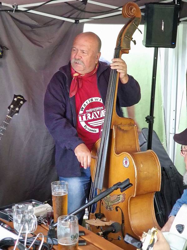 Muzikanti v ulicích Týna na nad Vltavou