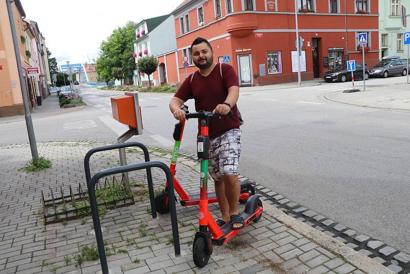 Nové elektrokoloběžky v Českých Budějovicích.