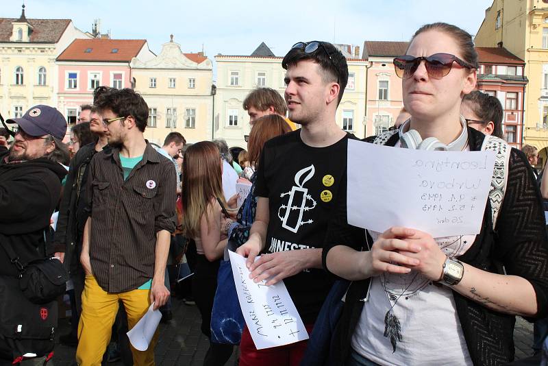 Ani děti nebyly v romském koncentráku ušetřeny utrpení a smrti. Zemřelo 331 lidí.