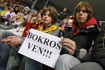 Fanoušci žádají odchod trenéra Bokroše.
