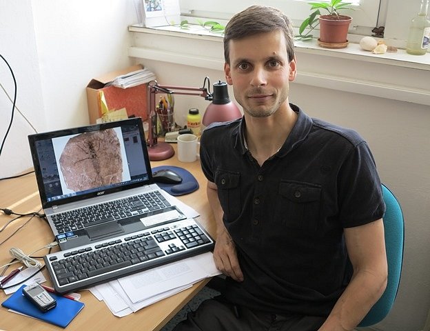 Jihočeský entomolog Pavel Sroka přispěl zkoumáním zkameněliny k významnému objevu.