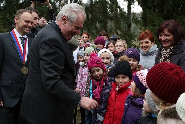 Miloš Zeman se zastavil v Benešově vile v Sezimově Ústí.