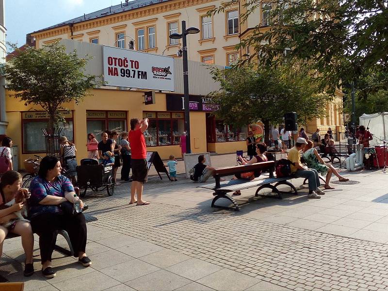 České Budějovice ožily vystoupeními pouličních umělců.