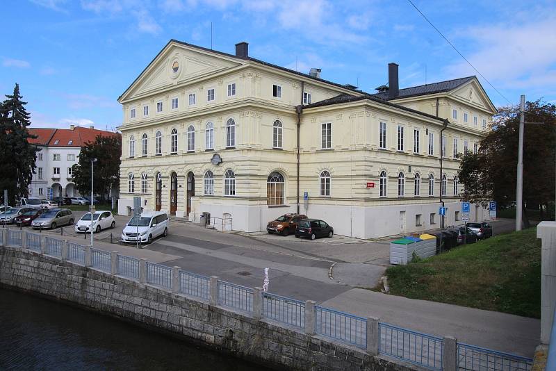 Kulturní dům Slávie před rekonstrukcí.