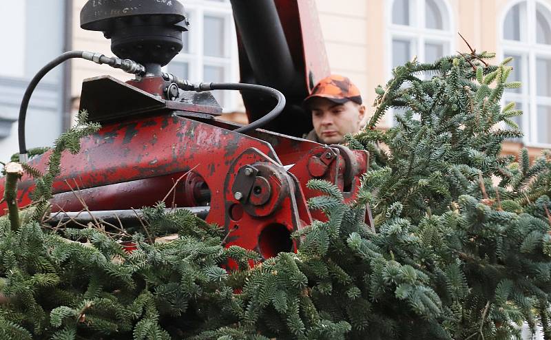 Likvidace vánočního stromu a kluziště v Českých Budějovicích.