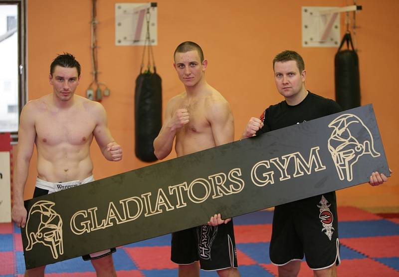 Trojice trenérů Gladiators gym: zleva Michal Novák, Jan Mraček a Pavel Holý.