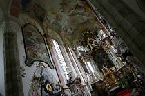 Do kláštera ve Zlaté Koruně na Českokrumlovsku se po téměř 80 letech vrátí jeden z nejvýznamnějších deskových obrazů gotického krásného slohu Madona zlatokorunská. Dílo je svou uměleckou hodnotou srovnatelné s obrazem Madony z Veveří.