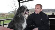 Ve volném čase se Jaroslav Drobný věnuje svému psu Arisovi. Mimo dobu covidu trénoval psa v Hluboké nad Vltavou, teď může pokračovat.