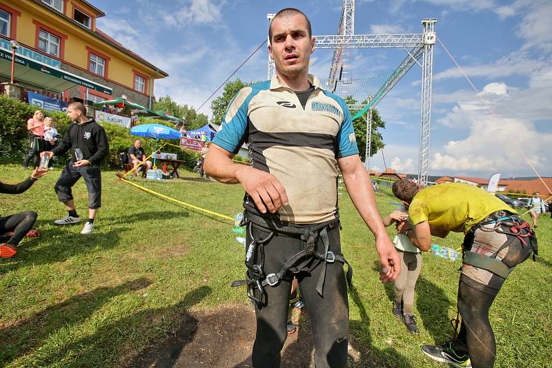 Zátěžový závod policejních jednotek Šumaman 2018 vyhráli policisté z Hradce Králové. Jihočeská zásahovka skončila druhá.