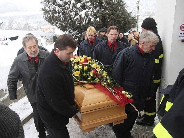 Pohřeb Jiřiny Jiráskové v Malenicích.