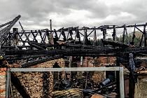 V Čížkrajicích u Trhových Svinů vyhořel dům.