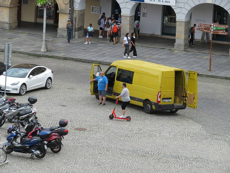 Na dvě stovky koloběžek si lze půjčit na území Českých Budějovic.