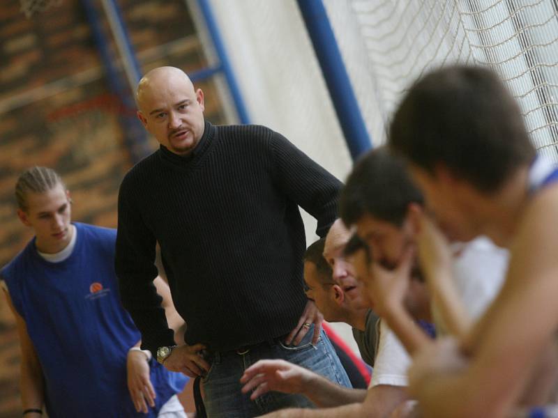 Jan Rizák v této sezoně poprvé vede basketbalisty Českých Budějovic ve II. lize jako hlavní kouč. O víkendu musel překousnout porážku, jednou se radoval z výhry .