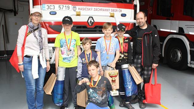 Nejlepší mladí hasiči jsou  z Malšic na Táborsku. Žáci tamní základní školy triumfovali ve finálovém kole soutěže Mladý záchranář – hasičem v akci.
