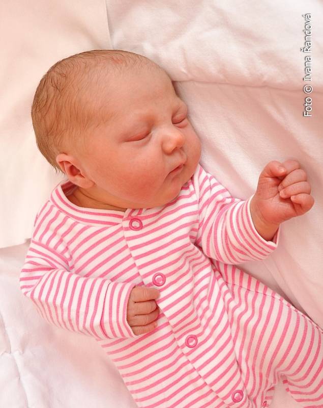 Rozárie Češková z Blatné. Rodiče Martina a Tomáš se radují z prvorozené dcery. Na svět přišla 28.7. 2022 v 5.52 hodin. Její porodní váha byla 2840 g.