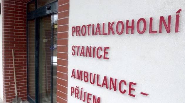 Opilec měl skoro pět promile, z Křižanova se projel na záchytku