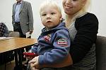 Malému Vojtíškovi Kočí přišili v českobudějovické nemocnici dva prsty