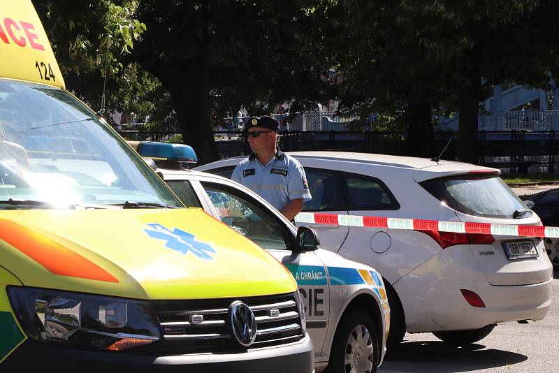 Po nahlášení nástražného výbušného systému policisté v pondělí dopoledne evakuovali budovu Krajského soudu v Českých Budějovicích.