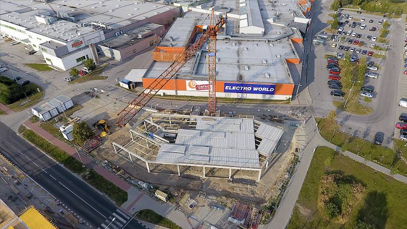 Čtyři podlaží má mít lékařský dům, který vzniká vedle Nákupního centra Géčko a v těsné blízkosti sídliště Vltava.