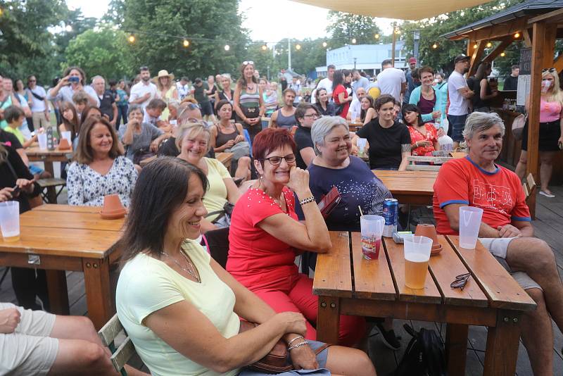 Jihočeský jazzový festival. Colorfull people na Sokolském ostrově v Českých Budějovicích.