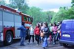 Srážka vlaku s německým autobusem na přejezdu u rybníka Bezdrev.