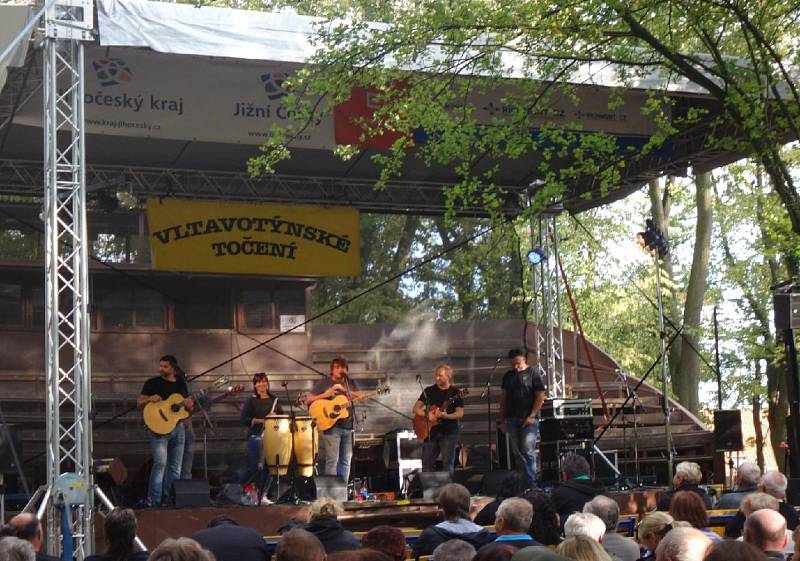 Neděle na točně v Týně nad Vltavou patřila druhému ročníku hudebního festivalu Vltavotýnské točen