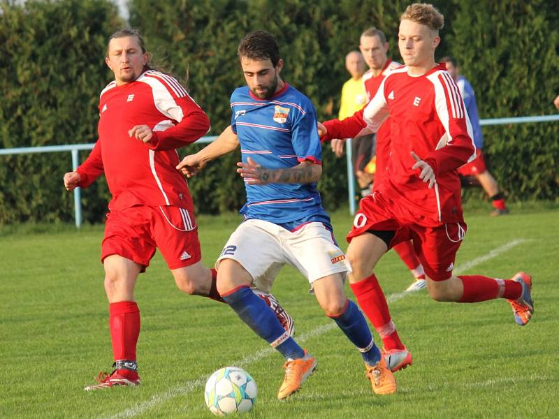 V I.B třídě Dříteň porazila na svém hřišti vedoucí Planou 3:2.