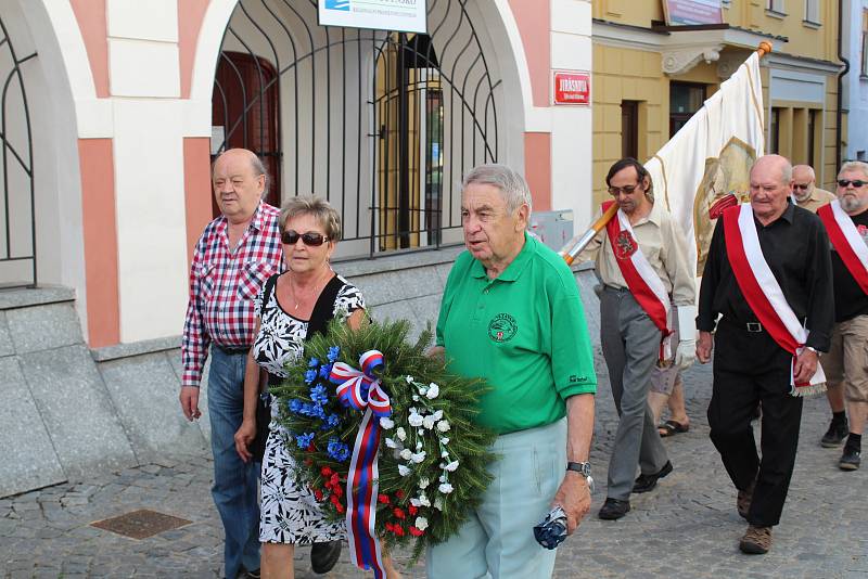 Sobotní městské slavnosti zasvětili Vltavotýnští známému loutkáři Matěji Kopeckému, který byl ve městě pohřben.