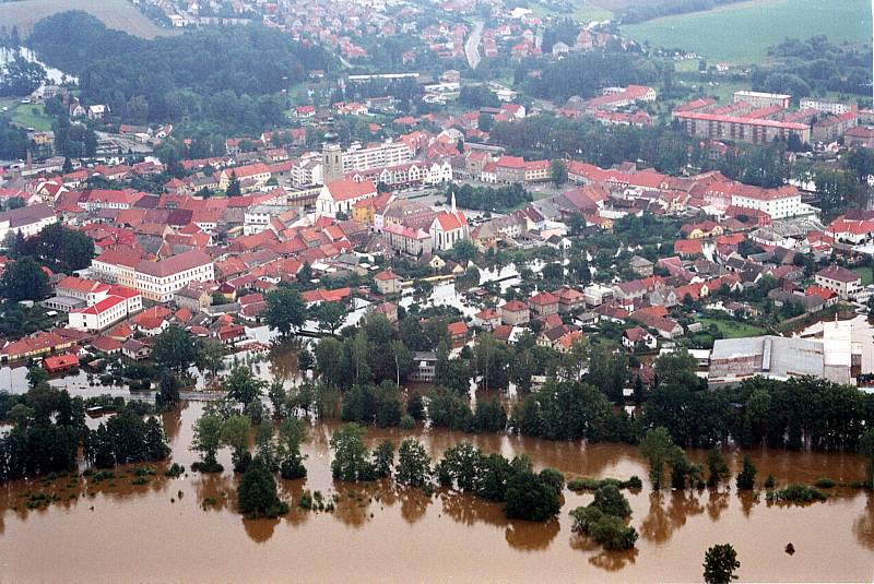 Soběslav a Klenovice povodeň 2002 letecky. Foto: archiv HZS JčK