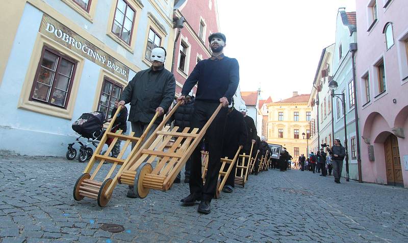 Hrkači v Českých Budějovicích. Snímek ze čtvrtečního večera.