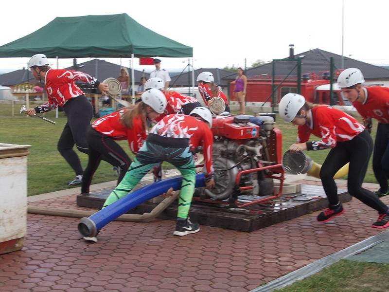 Na dětské soutěži spolu v Lišově zápolili mladí hasiči.