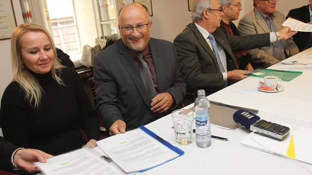 Podpis koaliční dohody ANO 2011, ČSSD, KDU-ČSL a ODS.