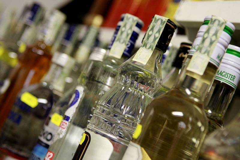 Česká obchodní inspekce ČOI kontrolovala13. září  prodej tvrdého alkoholu v Českém Krumlově. 