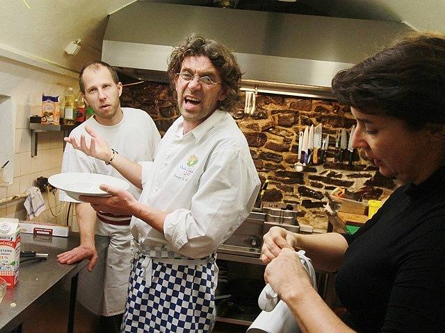 Kuchař Laurent de Berrigaud z Lorientu vařil v českobudějovické Cafe Columbia v  České ulici. Přijel jako host na Dny francouzské kuchyně.