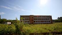 Na místě nedostavěné raketové základny, kterou před revolucí v Homolích budovali vojáci, možná vyroste nová ženská věznice.