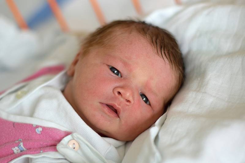 Kristýna Neuschlová se narodila 13. 5. 2019. Maminka Iveta Neuschlová ji porodila ve 13.14 h., vážila 3,73 kg. Doma v krajském městě na ni čekal 5letý bráška Martínek.