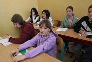 Třída pro ukrajinské děti, které spolu s rodinami prchly před válkou ze své vlasti, se v pondělí otevřela v Základní škole v budějovické Nové ulici.
