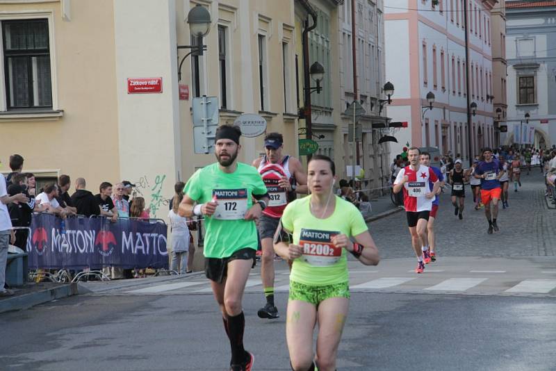 Závodníci Mattoni 1/2Maratonu 2016 v Českých Budějovicích.