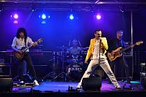 Queen revivalová kapela Princess koncertovala na slámě