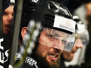 Martin Hanzal má na svém kontě sedm stovek zápasů v NHL, v neděli si zahraje za veterány proti Izraeli.