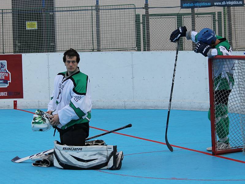 I druhé městské derby zvládla ve čtvrtfinále II. NHbL lépe Betonova. Porazila Pedagog České Budějovice 4:1 a v roli obhájce titulu postoupila do semifinále play off.