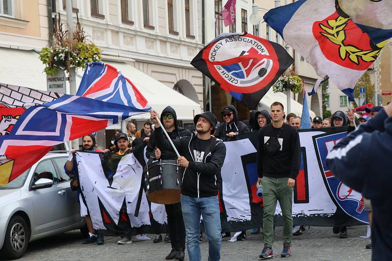 Fanoušci Motoru České Budějovice prošli v průvodu městem.