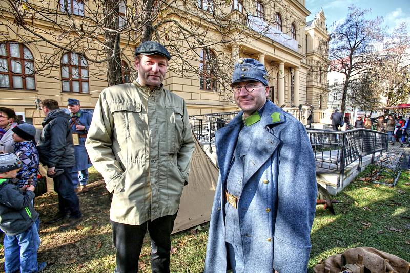 Ke stému výročí první světové války připravilo Jihočeské muzeum tématickou výstavu. Zahájena byla slavnostní vernisáží příznačně  na Den válečných veteránů.