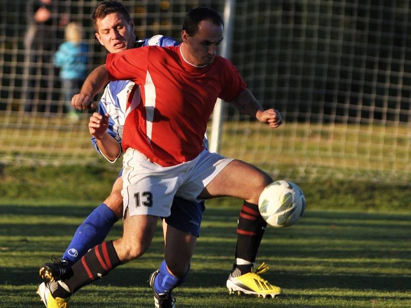 Vedoucí Rudolfov B prodloužil svou podzimní neporazitelnost, doma remizoval s Olešnicí 3:3.  