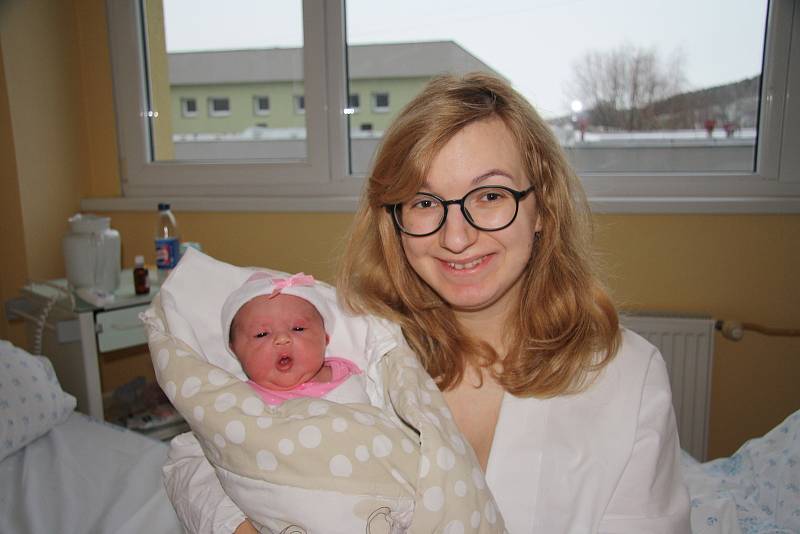 Jitka Váchová a Jiří Karlíček přivítali 28. 1. 2021 na světě dceru Miu Karlíčkovou. Narodila se ve 4.20 h. a vážila 3,14 kg. Vyrůstat bude v Prachaticích.