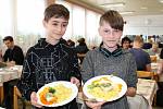 ZŠ Dukelská v Budějovicích se přidala ke kampani Den norské kuchyně a uvítala delegaci z velvyslanectví i Asociace školních jídelen.